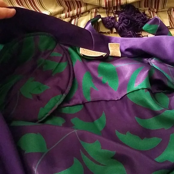 Vintage Victoria's Secret Gold Label Robe - Picture 16 of 16